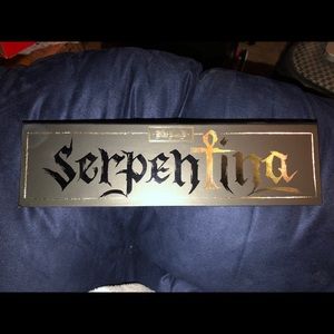 kat von d serpentina eyeshadow palette